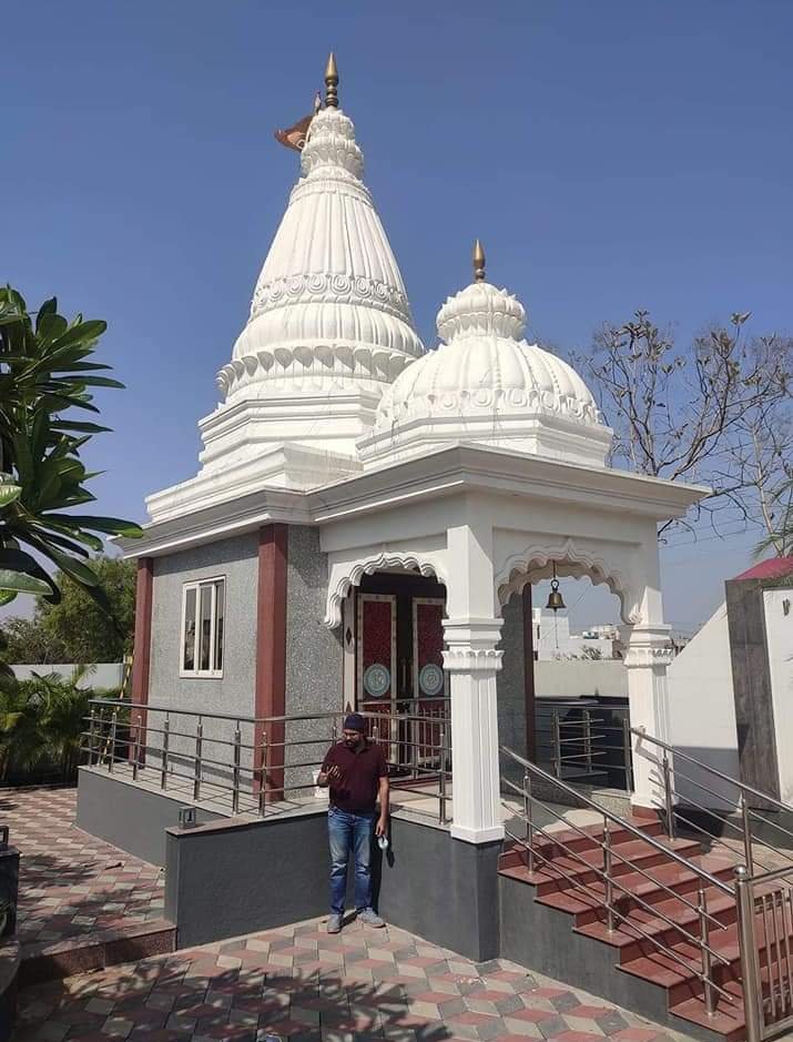 स्थल पर पत्थर की इंटरलॉकिंग चिनाई